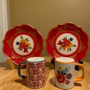 Four Piece Pioneer Woman Two Plates Salt & Pepper